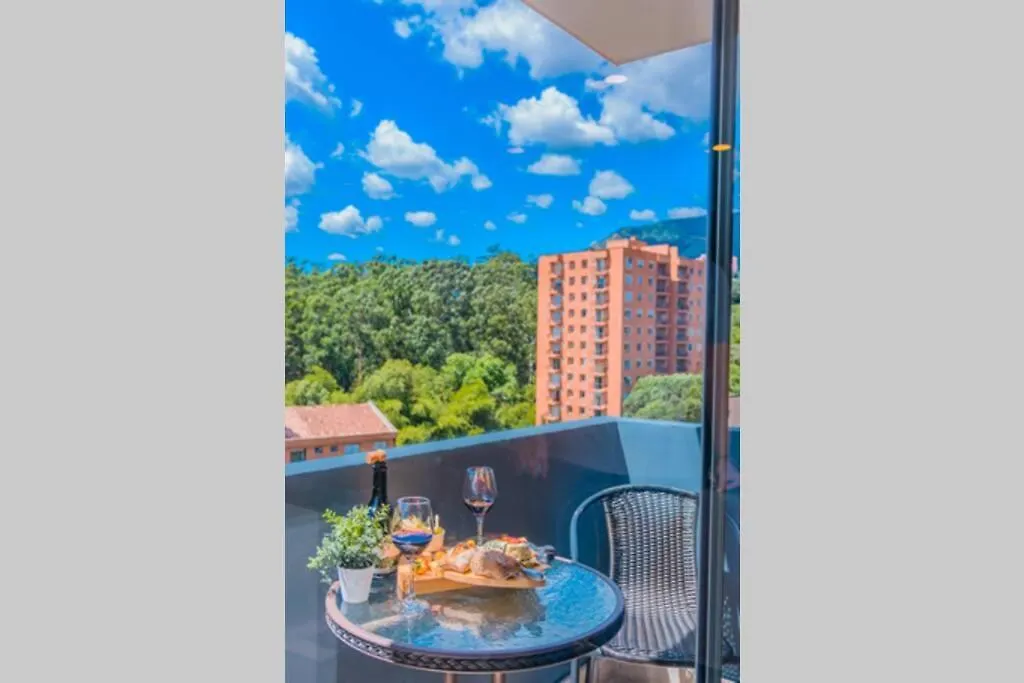 Beautiful Apartment Ultrafast Internet /El Poblado Medellín