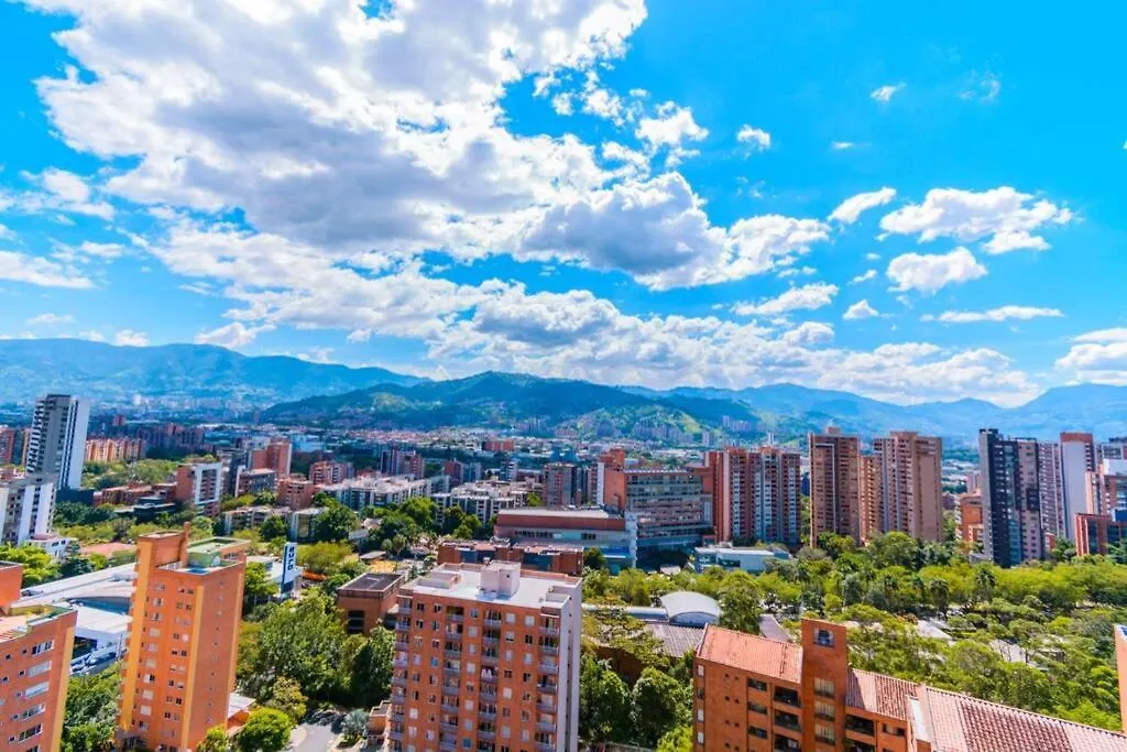 Beautiful Apartment UltraFast Internet /El Poblado Medellín